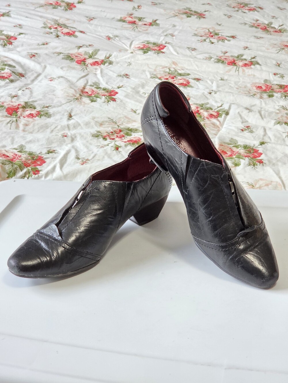 Josef Seibel Black Leather Zip-Front Pointed Toe Ankle Booties Shoes Sz 37/7 US